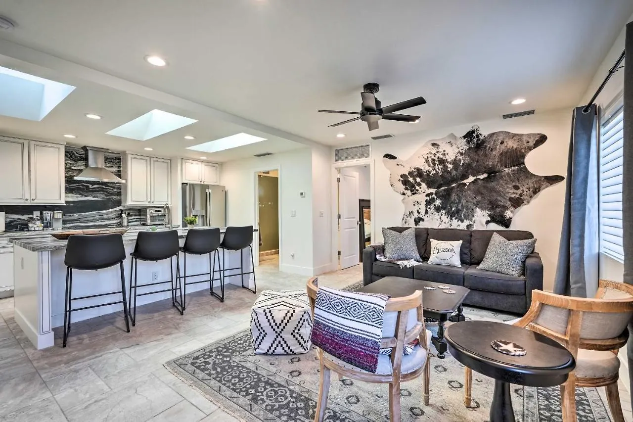 High-End And Luxe Scottsdale Gem With Pool And Yard Villa Phoenix