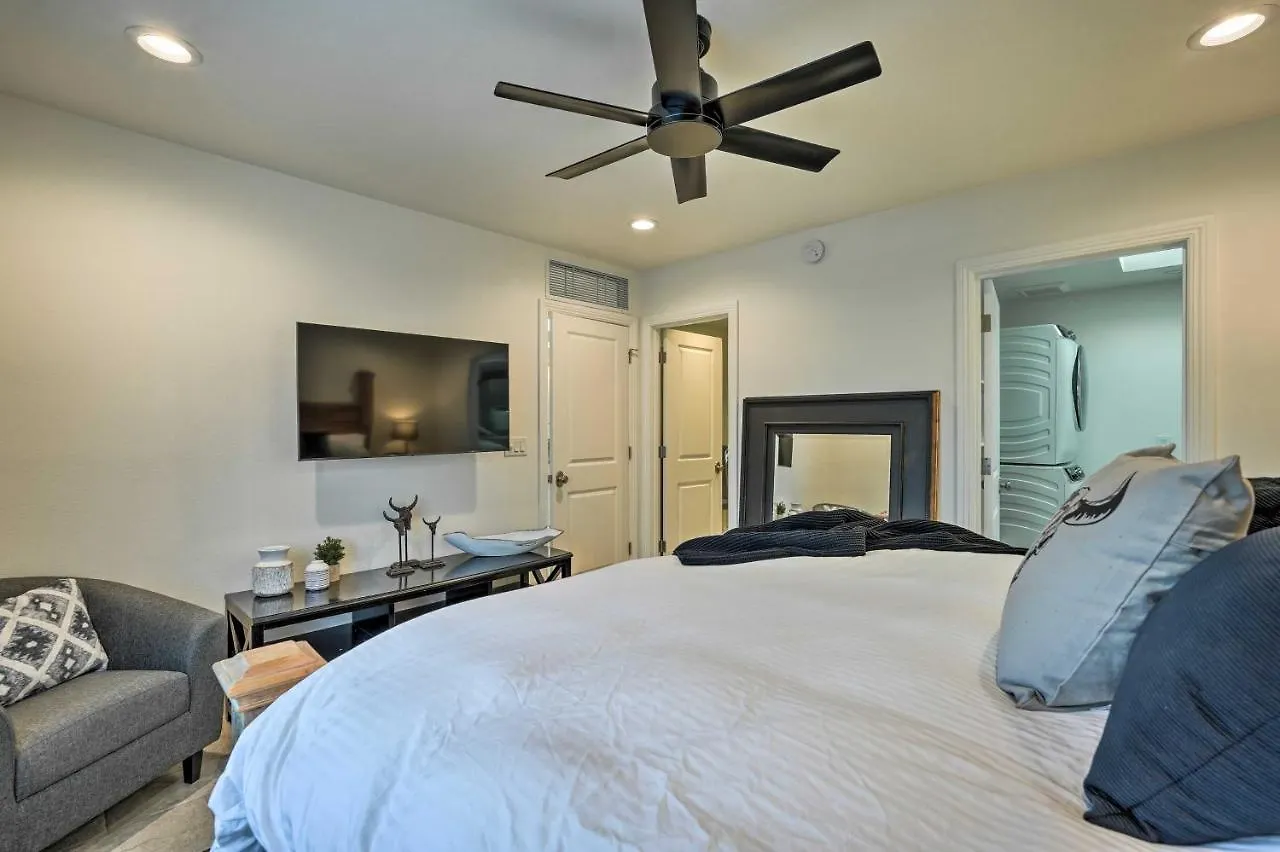 High-End And Luxe Scottsdale Gem With Pool And Yard Villa Phoenix United States