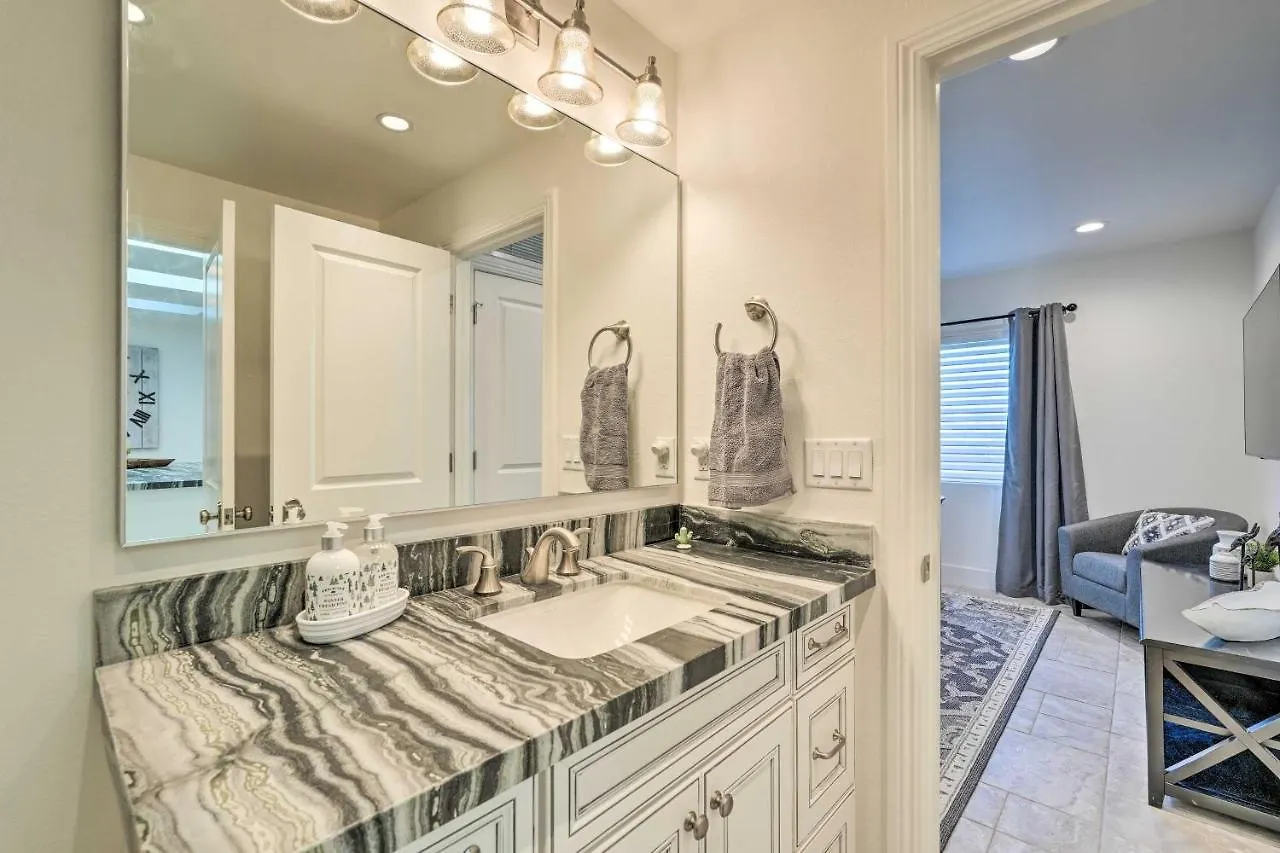 High-End And Luxe Scottsdale Gem With Pool And Yard Villa Phoenix
